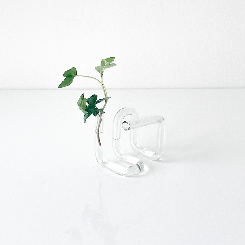 Glass Line Vase Cube _ 유리 화병 글래스 라인 큐브 꽃병 작은 식물 키우기 초록 반려식물 인센스 홀더 명함 꽂이 병 디자인 인테리어 소품 오브제 더닷 THE DOT